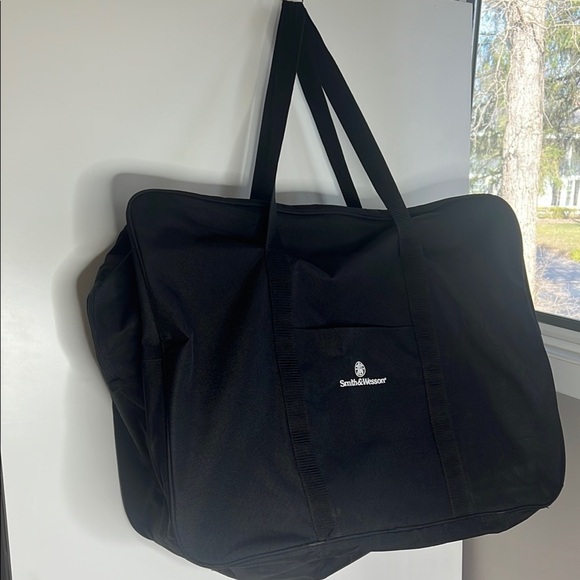 Smith & Wesson XL Black Canvas Double Handle Double Zipper Travel Duffel Bag - Picture 2 of 8